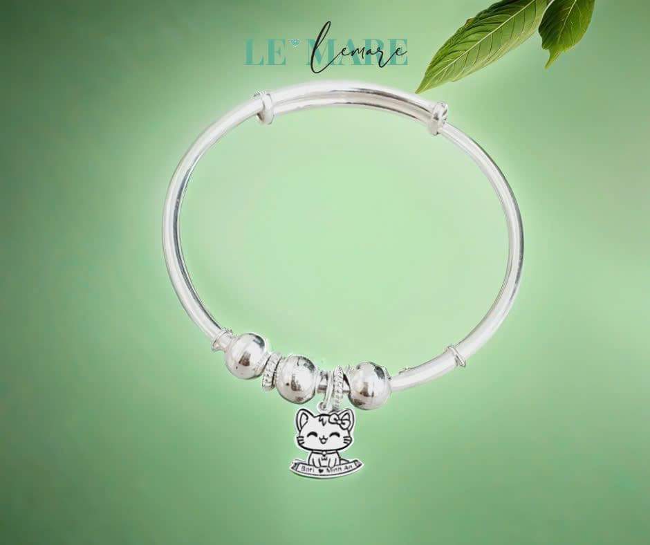 Vòng VS 3 bi bạc ta mix charm Mèo thiết kế Le'Mare Jewelry làm quà thôi nôi, đầy tháng, sinh nhật … Vòng VS 3 bi bạc ta mix charm Mèo thiết kế Le'Mare Jewelry làm quà thôi nôi, đầy tháng, sinh nhật … Le'mare Jewelry LMJ