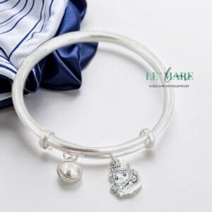 Vòng bạc ta PN01 khắc tên cho bé mix charm con giáp Rồng và chuông Le’Mare Jewelry làm quà thôi nôi, đầy tháng, sinh nhật … Vòng bạc ta PN01 khắc tên cho bé mix charm con giáp Rồng và chuông Le’Mare Jewelry làm quà thôi nôi, đầy tháng, sinh nhật … Le'mare Jewelry LMJ