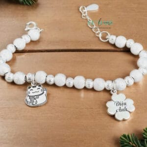 Lắc bi lẫn xoắn thiết kế charm mèo và miễn phí khắc tên bé Le'Mare Jewelry Lắc bi lẫn xoắn thiết kế charm mèo và miễn phí khắc tên bé Le'Mare Jewelry Le'mare Jewelry LMJ