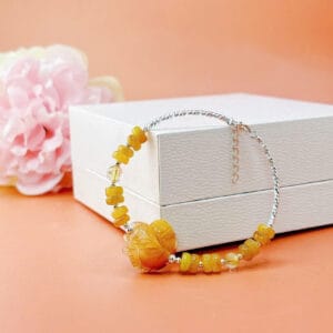 Vòng tay cẩm thạch huyết bánh xe mix hồ ly tóc vàng Le'Mare Jewelry – Gợi ý món quà độc đáo và ý nghĩa dành tặng người phụ nữ trân quý trong các dịp kỷ niệm, ngày lễ 20/10, 8/3...