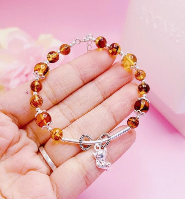 Vòng tay đá hổ phách thiên nhiên mix charm hồ ly bạc Le'Mare Jewelry – Gợi ý món quà độc đáo và ý nghĩa dành tặng người phụ nữ trân quý trong các dịp kỷ niệm, ngày lễ ... - Hình ảnh 2