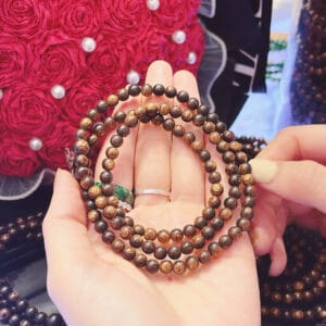 Chuỗi hạt trầm hương sánh 6mm 108 hạt Le'Mare Jewelry – Gợi ý món quà độc đáo và ý nghĩa dành tặng người phụ nữ trân quý trong các dịp kỷ niệm, ngày lễ 20/10, 8/3...
