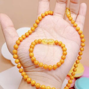Bộ dây chuyền và lắc tay hổ phách mật lạp Le'Mare Jewelry - món quà ý nghĩa dành cho bé yêu các dịp thôi nôi, đầy tháng, sinh nhật và các ngày kỷ niệm đặc biệt ... Bộ dây chuyền và lắc tay hổ phách mật lạp Le'Mare Jewelry - món quà ý nghĩa dành cho bé yêu các dịp thôi nôi, đầy tháng, sinh nhật và các ngày kỷ niệm đặc biệt ... Le'mare Jewelry LMJ