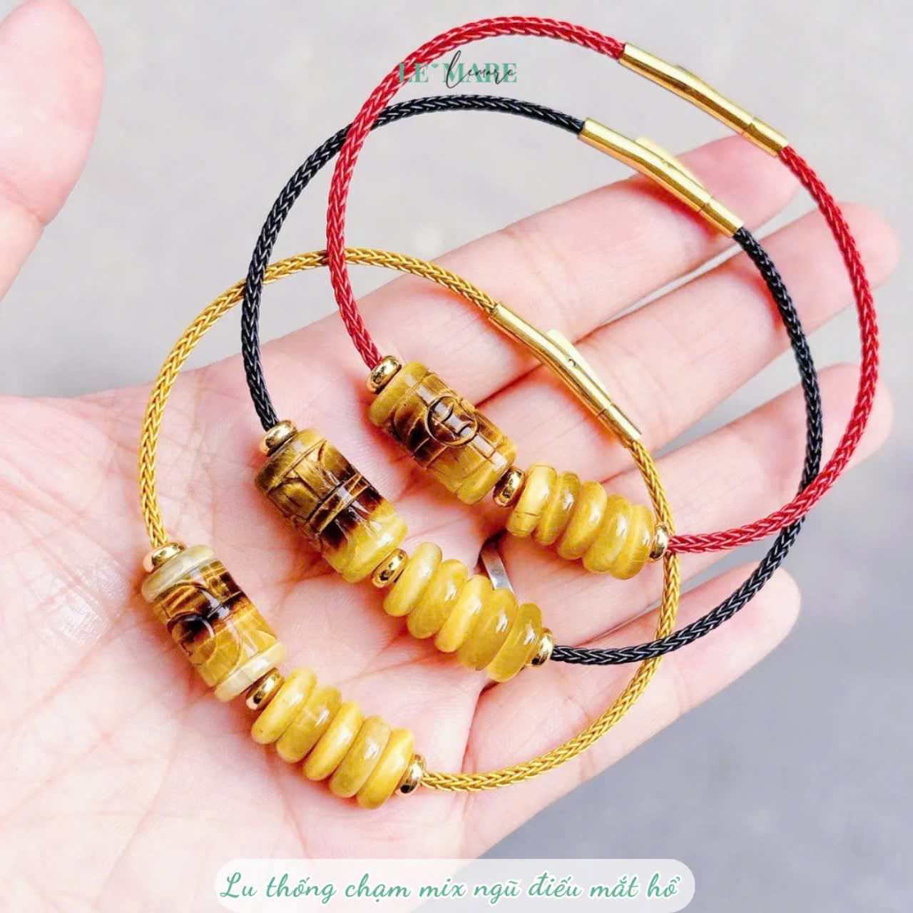 Vòng tay dây cáp lu thống chạm khắc mix ngũ điếu mắt hổ vàng tâm Le'Mare Jewelry – Gợi ý món quà độc đáo và ý nghĩa dành tặng người phụ nữ trân quý trong các dịp kỷ niệm, ngày lễ 20/10, 8/3... Vòng tay dây cáp lu thống chạm khắc mix ngũ điếu mắt hổ vàng tâm Le'Mare Jewelry – Gợi ý món quà độc đáo và ý nghĩa dành tặng người phụ nữ trân quý trong các dịp kỷ niệm, ngày lễ 20/10, 8/3... - Ảnh 3