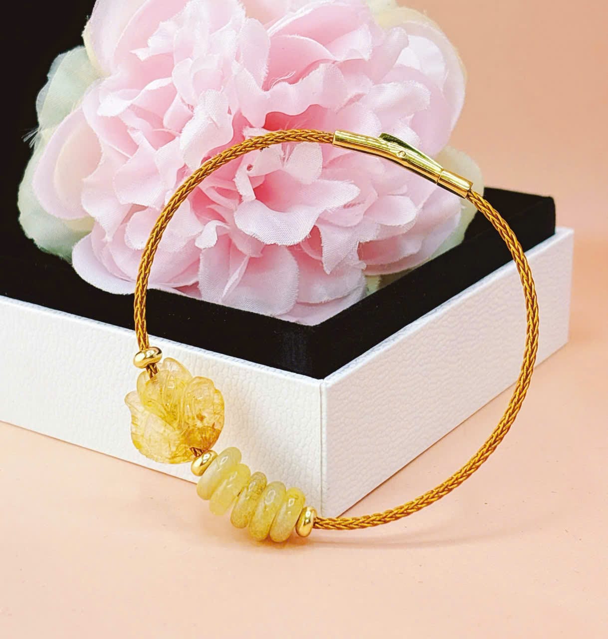Vòng tay dây cáp mix ngũ điếu và hồ ly thạch anh tóc vàng Le'Mare Jewelry – Gợi ý món quà độc đáo và ý nghĩa dành tặng người phụ nữ trân quý trong các dịp kỷ niệm, ngày lễ 20/10, 8/3... Vòng tay dây cáp mix ngũ điếu và hồ ly thạch anh tóc vàng Le'Mare Jewelry – Gợi ý món quà độc đáo và ý nghĩa dành tặng người phụ nữ trân quý trong các dịp kỷ niệm, ngày lễ 20/10, 8/3... Le'mare Jewelry LMJ
