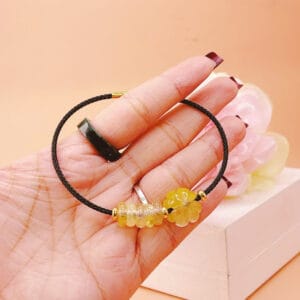Vòng tay dây cáp bánh xe mix cỏ 4 lá thạch anh tóc vàng Le'Mare Jewelry – Gợi ý món quà độc đáo và ý nghĩa dành tặng người phụ nữ trân quý trong các dịp kỷ niệm, ngày lễ 20/10, 8/3... Vòng tay dây cáp bánh xe mix cỏ 4 lá thạch anh tóc vàng Le'Mare Jewelry – Gợi ý món quà độc đáo và ý nghĩa dành tặng người phụ nữ trân quý trong các dịp kỷ niệm, ngày lễ 20/10, 8/3... Le'mare Jewelry LMJ
