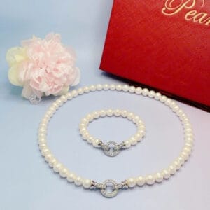 Set ngọc trai khoá tròn đá Le'Mare Jewelry – Gợi ý món quà sang trọng và độc đáo dành tặng người phụ nữ trân quý