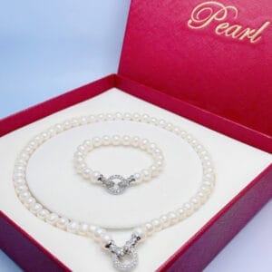 Set ngọc trai khoá tròn đá Le'Mare Jewelry – Gợi ý món quà sang trọng và độc đáo dành tặng người phụ nữ trân quý Set ngọc trai khoá tròn đá Le'Mare Jewelry – Gợi ý món quà sang trọng và độc đáo dành tặng người phụ nữ trân quý Le'mare Jewelry LMJ