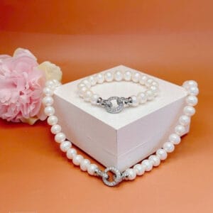 Set ngọc trai khoá tròn đá Le'Mare Jewelry – Gợi ý món quà sang trọng và độc đáo dành tặng người phụ nữ trân quý Set ngọc trai khoá tròn đá Le'Mare Jewelry – Gợi ý món quà sang trọng và độc đáo dành tặng người phụ nữ trân quý Le'mare Jewelry LMJ