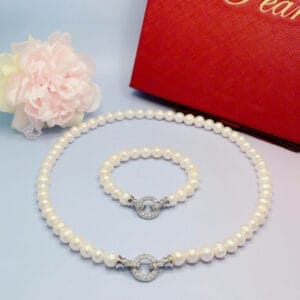 Set ngọc trai khoá tròn đá Le'Mare Jewelry – Gợi ý món quà sang trọng và độc đáo dành tặng người phụ nữ trân quý Set ngọc trai khoá tròn đá Le'Mare Jewelry – Gợi ý món quà sang trọng và độc đáo dành tặng người phụ nữ trân quý Le'mare Jewelry LMJ