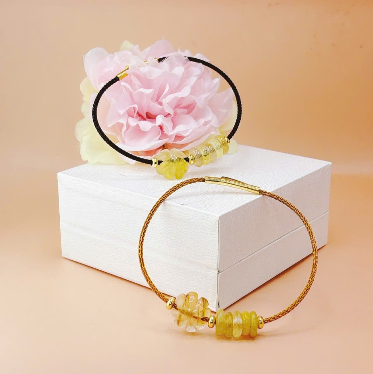 Vòng tay ống bạc mix đá và cỏ 4 lá thạch anh tóc vàng Le'Mare Jewelry – Gợi ý món quà độc đáo và ý nghĩa dành tặng người phụ nữ trân quý trong các dịp kỷ niệm, ngày lễ 20/10, 8/3... Vòng tay ống bạc mix đá và cỏ 4 lá thạch anh tóc vàng Le'Mare Jewelry – Gợi ý món quà độc đáo và ý nghĩa dành tặng người phụ nữ trân quý trong các dịp kỷ niệm, ngày lễ 20/10, 8/3... Le'mare Jewelry LMJ