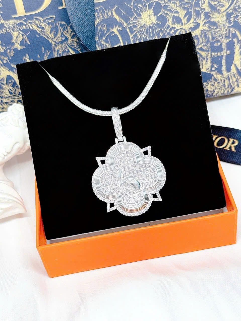 Dây chuyền bạc nam dây nhuyễn mặt cỏ bốn lá đá D013 Le'Mare Jewelry – Gợi ý món quà độc đáo và ý nghĩa dành tặng nam giới trong các dịp sinh nhật, ngày kỷ niệm, lễ tết, giáng sinh - năm mới... Dây chuyền bạc nam dây nhuyễn mặt cỏ bốn lá đá D013 Le'Mare Jewelry – Gợi ý món quà độc đáo và ý nghĩa dành tặng nam giới trong các dịp sinh nhật, ngày kỷ niệm, lễ tết, giáng sinh - năm mới... Le'mare Jewelry LMJ