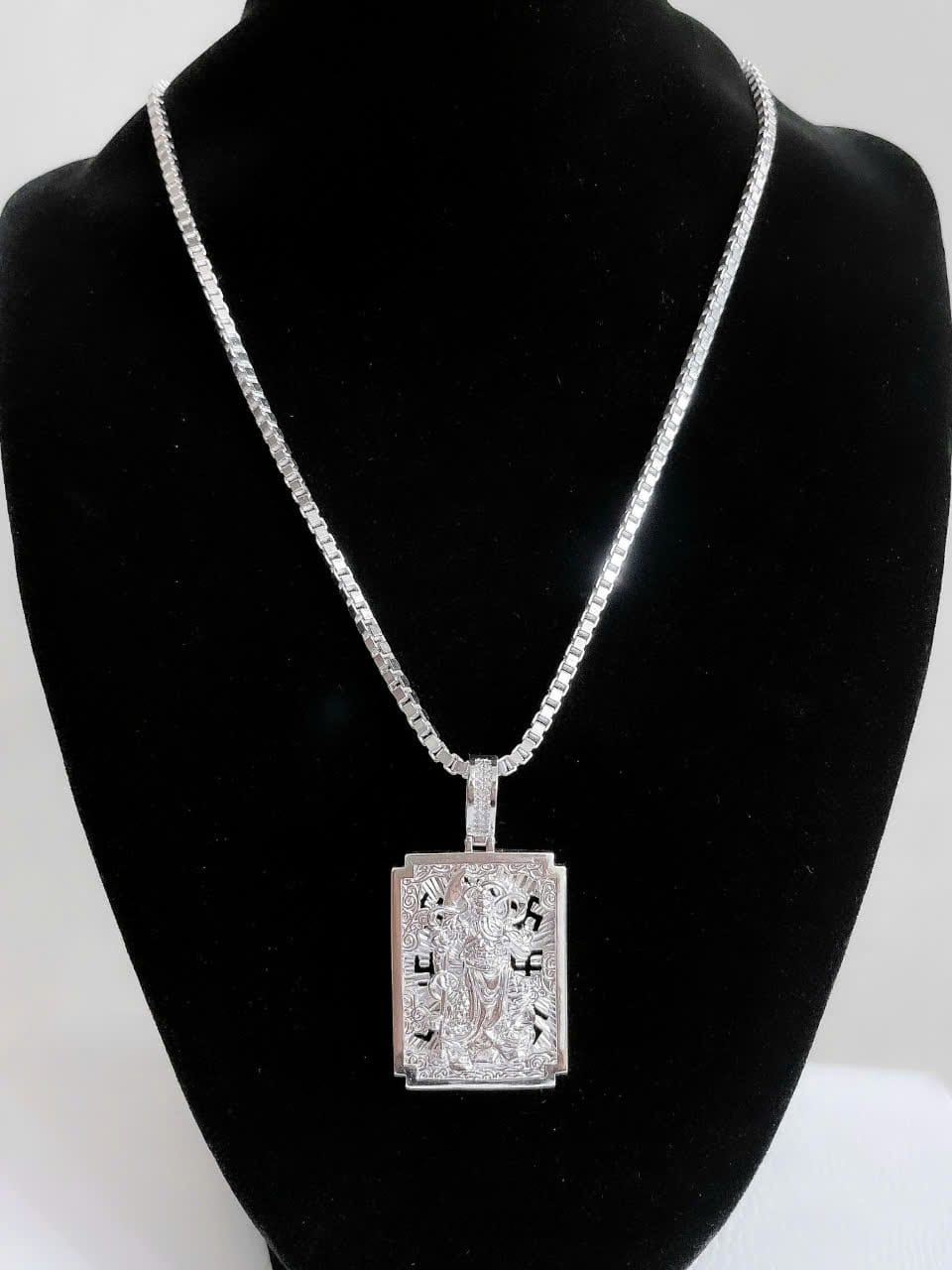 Dây chuyền bạc nam dây hộp mặt quan công D017 Le'Mare Jewelry – Gợi ý món quà độc đáo và ý nghĩa dành tặng nam giới trong các dịp sinh nhật, ngày kỷ niệm, lễ tết, giáng sinh - năm mới.... Dây chuyền bạc nam dây hộp mặt quan công D017 Le'Mare Jewelry – Gợi ý món quà độc đáo và ý nghĩa dành tặng nam giới trong các dịp sinh nhật, ngày kỷ niệm, lễ tết, giáng sinh - năm mới.... Le'mare Jewelry LMJ
