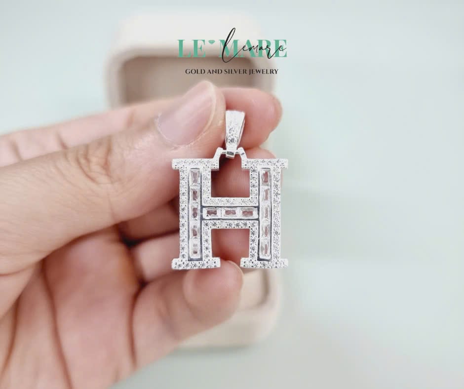 Mặt dây chuyền bạc nam Mặt chữ L03 Le'Mare Jewelry – Gợi ý món quà độc đáo và ý nghĩa dành tặng nam giới trong các dịp sinh nhật, ngày kỷ niệm, lễ tết, giáng sinh - năm mới.... Mặt dây chuyền bạc nam Mặt chữ L03 Le'Mare Jewelry – Gợi ý món quà độc đáo và ý nghĩa dành tặng nam giới trong các dịp sinh nhật, ngày kỷ niệm, lễ tết, giáng sinh - năm mới.... Le'mare Jewelry LMJ