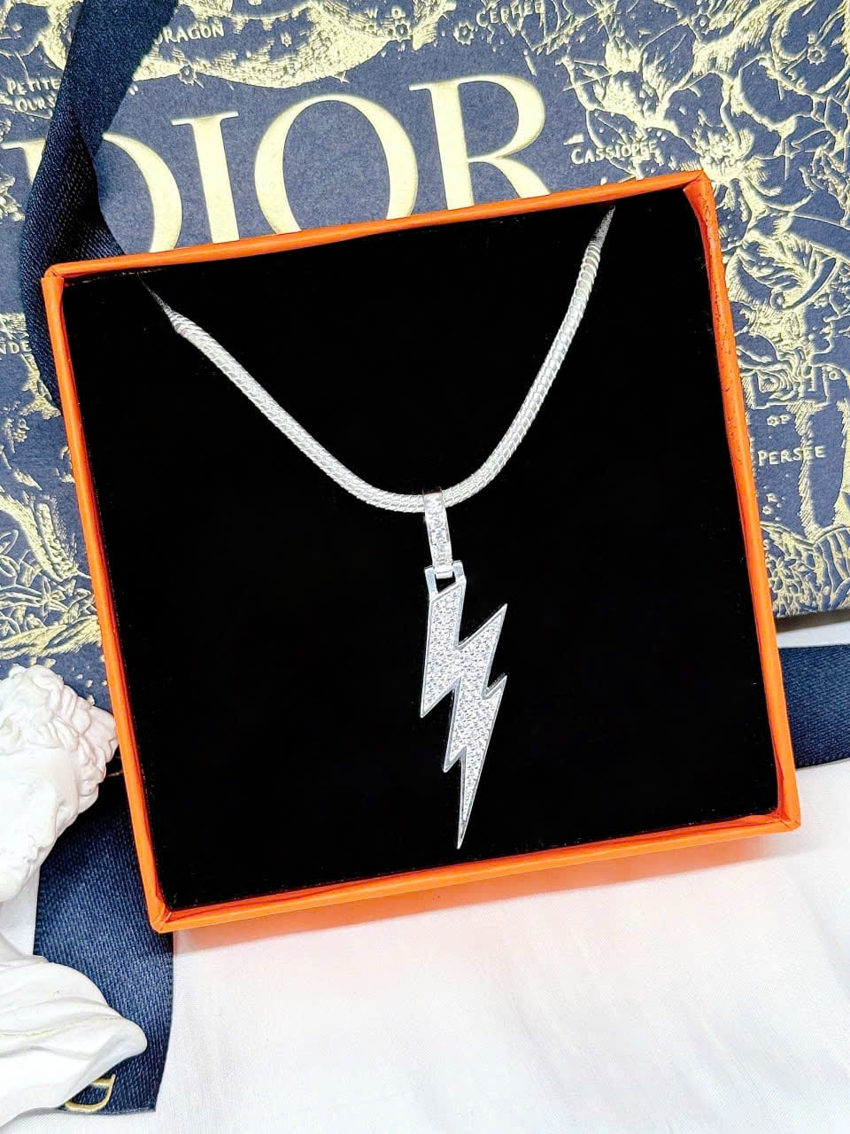 Dây chuyền bạc nam dây nhuyễn mặt tia sét D018 Le'Mare Jewelry – Gợi ý món quà độc đáo và ý nghĩa dành tặng nam giới trong các dịp sinh nhật, ngày kỷ niệm, lễ tết, giáng sinh - năm mới.... Dây chuyền bạc nam dây nhuyễn mặt tia sét D018 Le'Mare Jewelry – Gợi ý món quà độc đáo và ý nghĩa dành tặng nam giới trong các dịp sinh nhật, ngày kỷ niệm, lễ tết, giáng sinh - năm mới.... Le'mare Jewelry LMJ