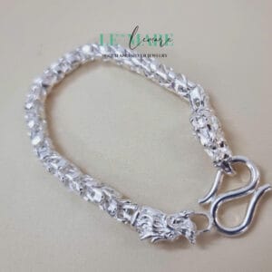 Lắc tay nam chuỗi rồng to M003 Le'Mare Jewelry – Gợi ý món quà độc đáo và ý nghĩa dành tặng nam giới trong các dịp sinh nhật, ngày kỷ niệm, lễ tết, giáng sinh - năm mới.... Lắc tay nam chuỗi rồng to M003 Le'Mare Jewelry – Gợi ý món quà độc đáo và ý nghĩa dành tặng nam giới trong các dịp sinh nhật, ngày kỷ niệm, lễ tết, giáng sinh - năm mới.... Le'mare Jewelry LMJ