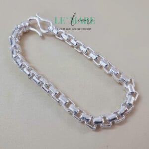 Lắc tay nam chuỗi hộp nguyên khối M004 Le'Mare Jewelry – Gợi ý món quà độc đáo và ý nghĩa dành tặng nam giới trong các dịp sinh nhật, ngày kỷ niệm, lễ tết, giáng sinh - năm mới.... Lắc tay nam chuỗi hộp nguyên khối M004 Le'Mare Jewelry – Gợi ý món quà độc đáo và ý nghĩa dành tặng nam giới trong các dịp sinh nhật, ngày kỷ niệm, lễ tết, giáng sinh - năm mới.... Le'mare Jewelry LMJ