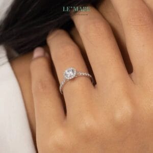 Round Cut Halo Moissanite Engagement Ring • Nhẫn halo đính đá nhiều chất liệu LMJ Le'mare Jewelry LMJ