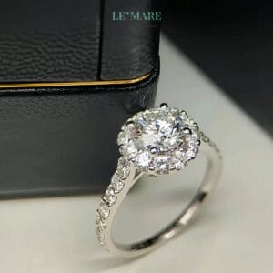 Round Cut Halo Moissanite Engagement Ring • Nhẫn halo đính đá nhiều chất liệu LMJ Le'mare Jewelry LMJ