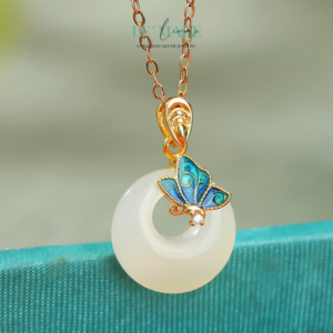 Dây Chuyền Ngọc Bích Gieo Sắc Hoa – Khi ngọc bích hóa thành cánh bướm chạm khẽ vào tim người BNDC05 Dây Chuyền Ngọc Bích Gieo Sắc Hoa – Khi ngọc bích hóa thành cánh bướm chạm khẽ vào tim người BNDC05 Le'mare Jewelry LMJ