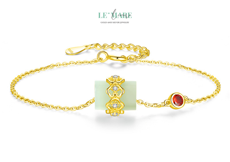 Dây Chuyền Ngọc Bích Trụ Tâm – Dây chuyền ngọc bích nữ mang hình hài của vững chãi và yêu thương BNDC36 Dây chuyền nữ Trụ Tâm không chỉ làm nổi bật đường nét cổ thanh thoát của người đeo, mà còn khiến người ta cảm nhận được phẩm chất của người phụ nữ bản lĩnh – người có thể dịu dàng nhưng không yếu mềm, có thể mềm mại mà vẫn là nơi tựa vững vàng.