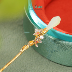 Trâm Cài Tóc Thanh Hoa – Khi nụ hoa ngọc bích chớm nở giữa mái tóc người thiếu nữ BNTC01 Trâm Cài Tóc Thanh Hoa – Khi nụ hoa ngọc bích chớm nở giữa mái tóc người thiếu nữ BNTC01 Le'mare Jewelry LMJ
