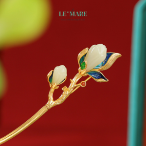 Trâm cài tóc ngọc bích Khai Hoa – Vẻ Đẹp Thanh Tân Nở Rộ Từ Một Cành Trâm BNTC05 Trâm cài tóc ngọc bích Khai Hoa – Vẻ Đẹp Thanh Tân Nở Rộ Từ Một Cành Trâm BNTC05 Le'mare Jewelry LMJ