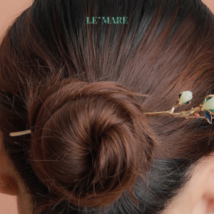 Trâm cài tóc ngọc bích Khai Hoa – Vẻ Đẹp Thanh Tân Nở Rộ Từ Một Cành Trâm BNTC05 Trâm cài tóc ngọc bích Khai Hoa – Vẻ Đẹp Thanh Tân Nở Rộ Từ Một Cành Trâm BNTC05 Le'mare Jewelry LMJ