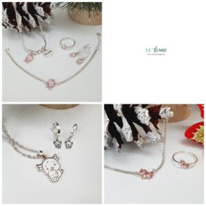 Set trang sức bạc ta Cỏ 3 lá đá hồng Le'Mare Jewelry - Dây Chuyền Bạc Trẻ Em Set trang sức bạc ta Cỏ 3 lá đá hồng Le'Mare Jewelry - Dây Chuyền Bạc Trẻ Em Le'mare Jewelry LMJ