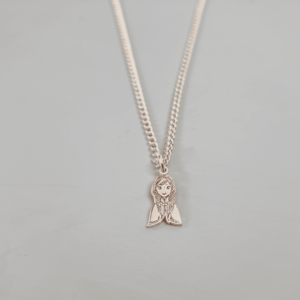 Dây chuyền dẹt nhỏ bạc ta mặt công chúa Anna cho bé gái Le'Mare Jewelry - Dây Chuyền Bạc Trẻ Em