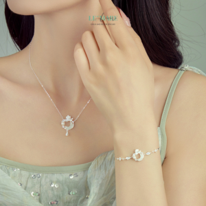 Dây Chuyền Bạc Nữ Ngọc Hòa Điền Sen Tắm Ánh Trăng – Thanh Thuần An Nhiên BNDC60 Dây Chuyền Bạc Nữ Ngọc Hòa Điền Sen Tắm Ánh Trăng – Thanh Thuần An Nhiên BNDC60 Le'mare Jewelry LMJ