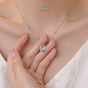 Dây Chuyền Bạc Nữ Ngọc Hòa Điền Túi Tài Lộc – Vượng Khí và May Mắn BNDC67 Dây Chuyền Bạc Nữ Ngọc Hòa Điền Túi Tài Lộc – Vượng Khí và May Mắn BNDC67 Le'mare Jewelry LMJ