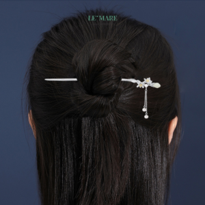 Trâm Cài Tóc Ngọc Hoà Điền Cúc Chi Trong Gió – Dịu Dàng Duyên Dáng BNTC27 Trâm Cài Tóc Ngọc Hoà Điền Cúc Chi Trong Gió – Dịu Dàng Duyên Dáng BNTC27 Le'mare Jewelry LMJ