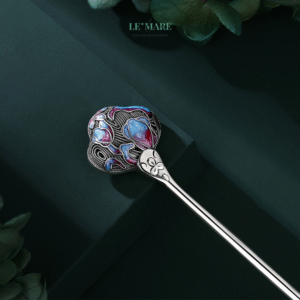 Trâm Cài Tóc Pháp Lam Hoa Trong Mây – Vẻ Đẹp Của Truyền Thống Giao Hòa Nghệ Thuật - Bạc S925 BNTC18 Trâm Cài Tóc Pháp Lam Hoa Trong Mây – Vẻ Đẹp Của Truyền Thống Giao Hòa Nghệ Thuật - Bạc S925 BNTC18 Le'mare Jewelry LMJ