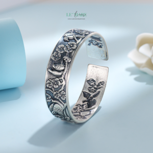 Liên Vũ – Bản hòa tấu của cánh chim và cỏ lá trên cổ tay nàng BNVT76 Liên Vũ – Bản hòa tấu của cánh chim và cỏ lá trên cổ tay nàng BNVT76 Le'mare Jewelry LMJ