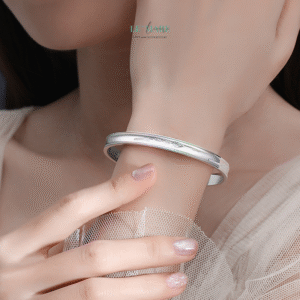 Vòng tay bạc nữ Ánh Kim – Mắt Xích Nữ Tính BNVT84 Vòng tay bạc nữ Ánh Kim – Mắt Xích Nữ Tính BNVT84 Le'mare Jewelry LMJ