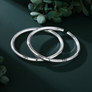 Vòng Tay Bạc Nữ Huyền Thủy Tâm Giao – Dòng Chảy Của Nữ Tính Và Kết Nối Tâm Hồn BNVT90 Vòng Tay Bạc Nữ Huyền Thủy Tâm Giao – Dòng Chảy Của Nữ Tính Và Kết Nối Tâm Hồn BNVT90 Le'mare Jewelry LMJ