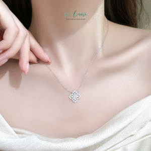 Dây chuyền bạc nữ Phúc Diệp – Hoa bốn cánh, gói trọn điều lành BNDC95 Dây chuyền bạc nữ Phúc Diệp – Hoa bốn cánh, gói trọn điều lành BNDC95 Le'mare Jewelry LMJ