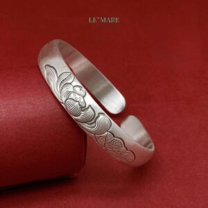 Liên Tâm Ngân Sắc – Vòng Tay Bạc Nữ Gửi Gắm Sự Thanh Khiết Từ Đài Sen BNVT33 Liên Tâm Ngân Sắc – Vòng Tay Bạc Nữ Gửi Gắm Sự Thanh Khiết Từ Đài Sen BNVT33 Le'mare Jewelry LMJ