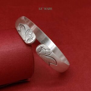 Liên Tâm Ngân Sắc – Vòng Tay Bạc Nữ Gửi Gắm Sự Thanh Khiết Từ Đài Sen BNVT33 Liên Tâm Ngân Sắc – Vòng Tay Bạc Nữ Gửi Gắm Sự Thanh Khiết Từ Đài Sen BNVT33 Le'mare Jewelry LMJ