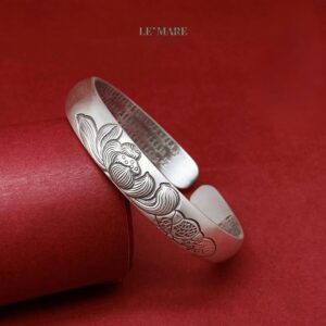 Liên Tâm Ngân Sắc – Vòng Tay Bạc Nữ Gửi Gắm Sự Thanh Khiết Từ Đài Sen BNVT33 Liên Tâm Ngân Sắc – Vòng Tay Bạc Nữ Gửi Gắm Sự Thanh Khiết Từ Đài Sen BNVT33 Le'mare Jewelry LMJ
