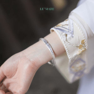 Vân Tước – Dáng hình của chim quý trong một chiếc vòng tay bạc nữ mềm mại BNVT102 Le'mare Jewelry LMJ