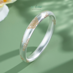 HOÀNG ĐIỆP – VÒNG TAY BẠC NỮ MANG DÁNG HÌNH BƯỚM VÀNG BAY GIỮA NẮNG BNVT109