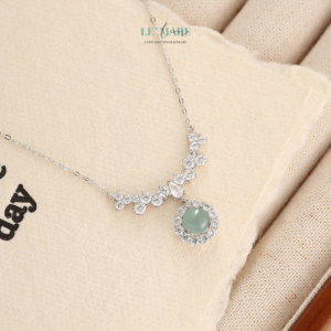 Dây chuyền ngọc bích nữ Dương Hoa – Hoa của mặt trời, sắc ngọc của người thương BNDC96 Dây chuyền ngọc bích nữ Dương Hoa – Hoa của mặt trời, sắc ngọc của người thương BNDC96 Le'mare Jewelry LMJ